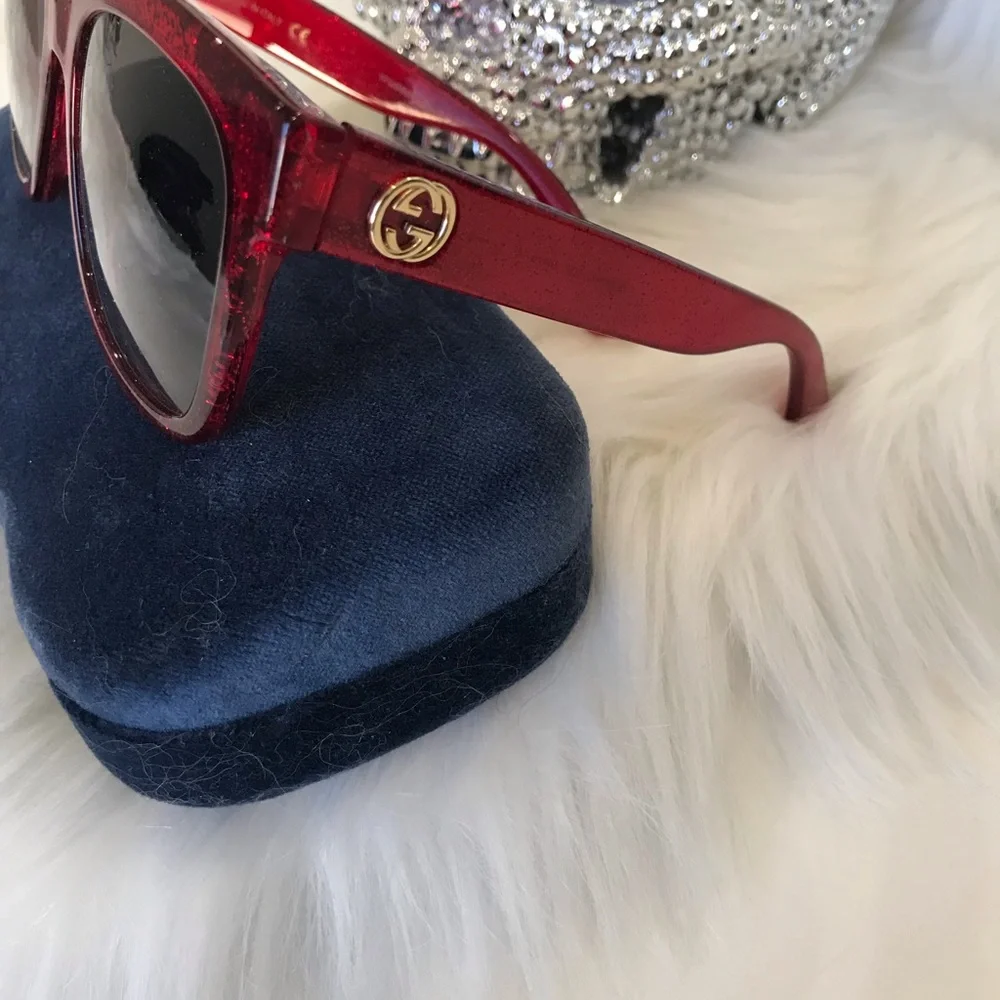 Gucci-Red Glitter Gradient sunglasses